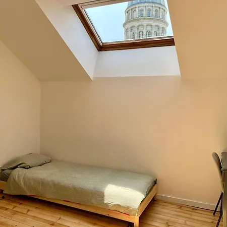 Dans Le Vieux Sur *